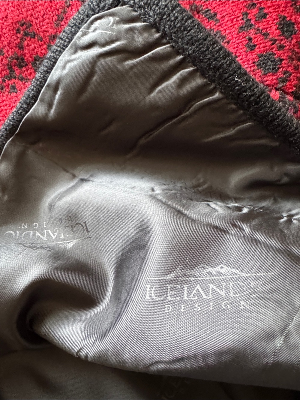 Icelandic Design wool cardigan - Picture 11 of 15